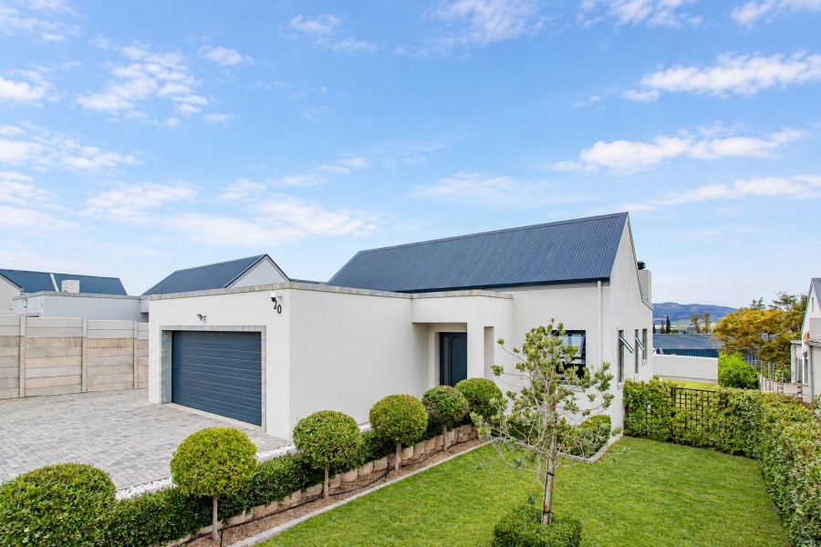 3 Bedroom Property for Sale in Uitsig Western Cape